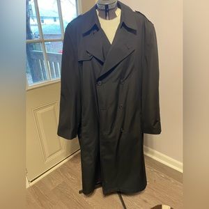 Men’s black trench